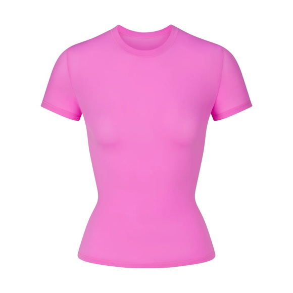 SKIMS Tops - NWT SKIMS “ fits everybody t-shirt” small